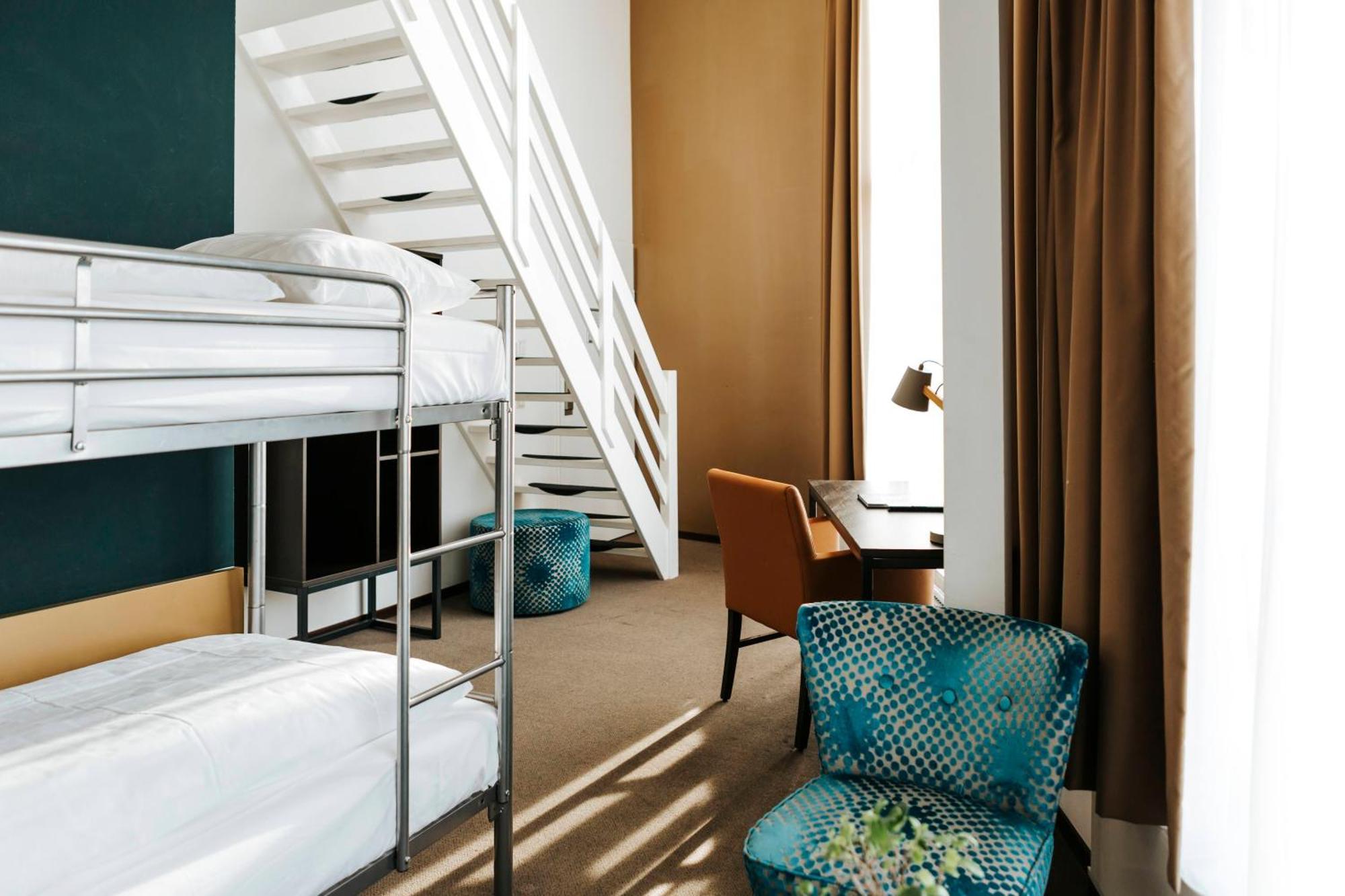 Hotel Teleport - Free Parking Den Haag