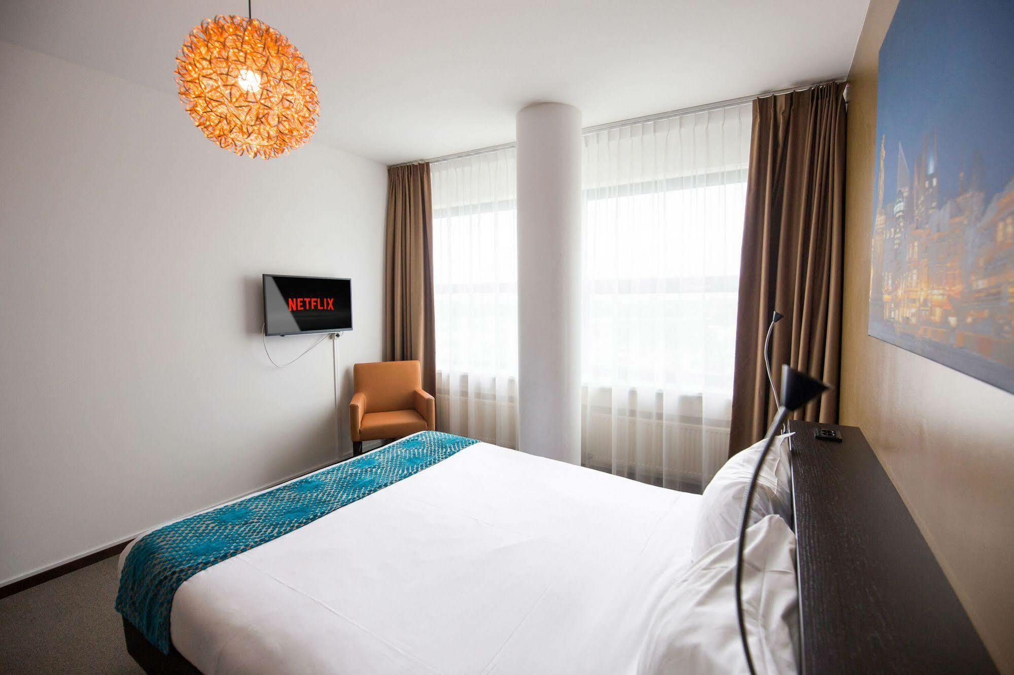 Hotel Teleport - Free Parking