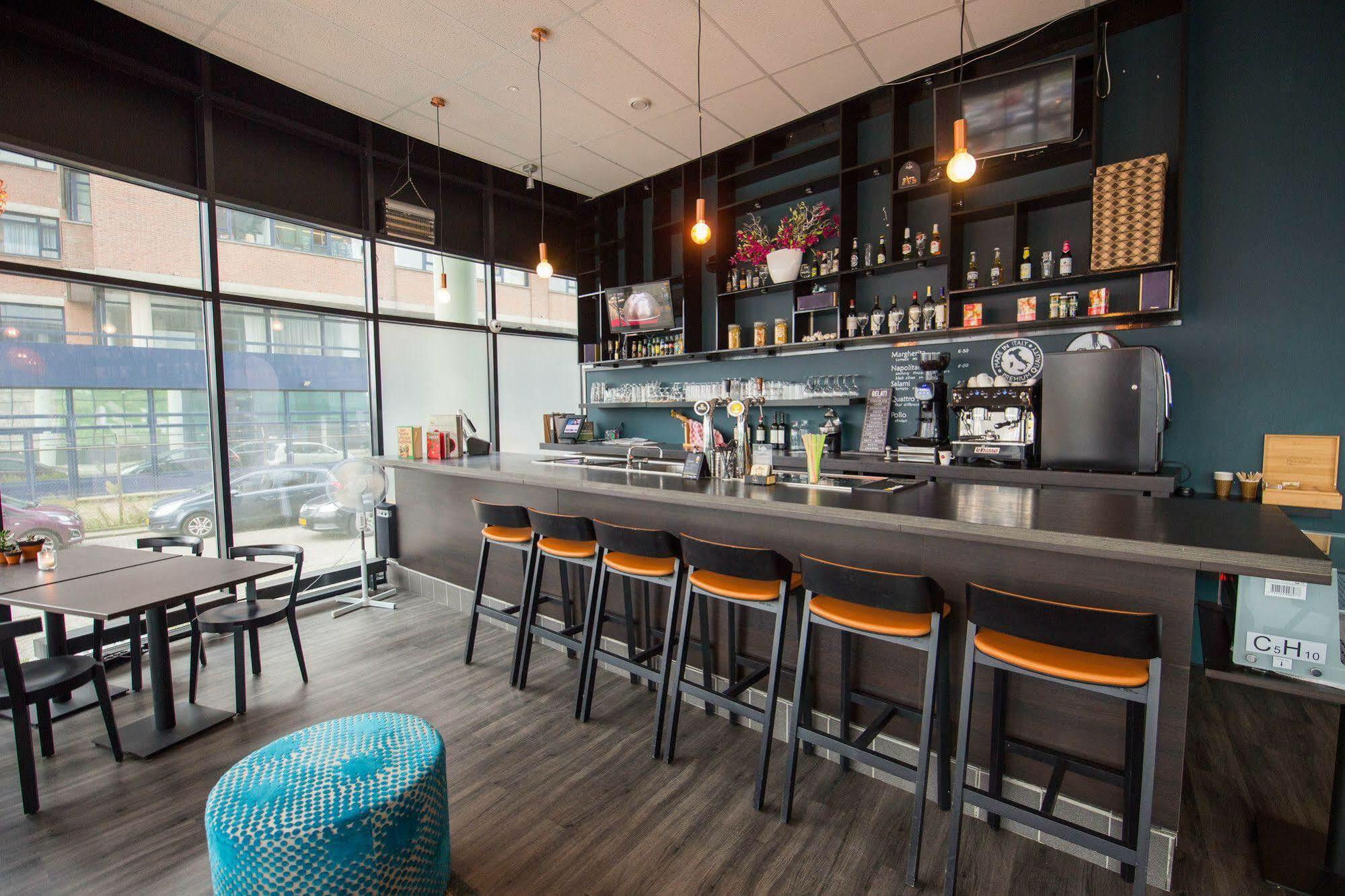 Hotel Teleport - Free Parking