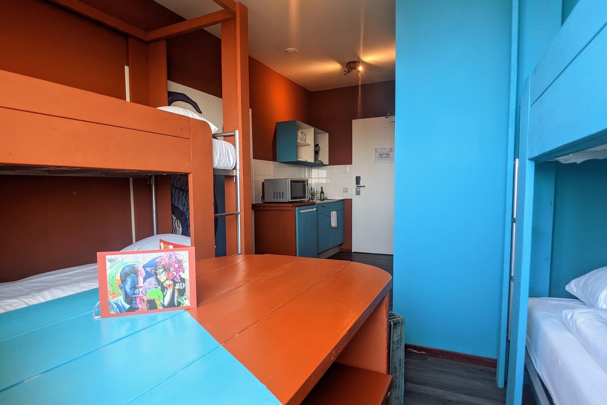 Teleport Hotel 3*