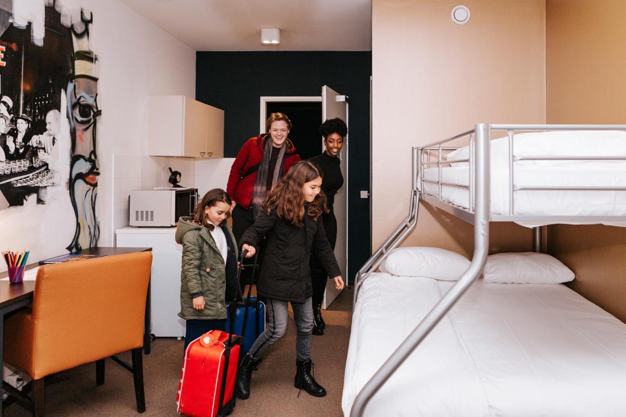 Teleport Hotel 3*