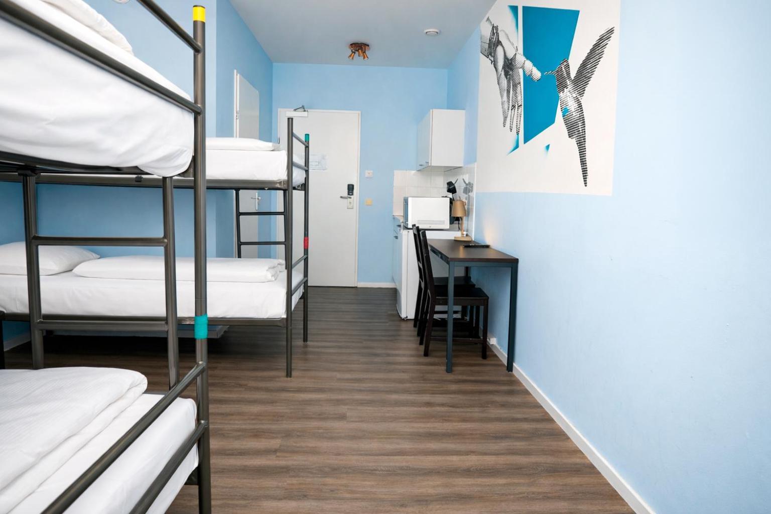 Hotel Teleport - Free Parking